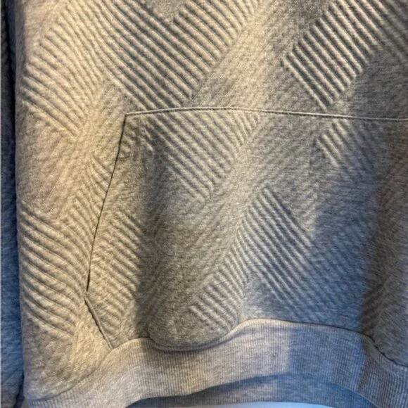 Women’s pullover size large - Picture 2 of 5